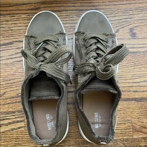 Army Green Mossimo Fashion Sneakers 9